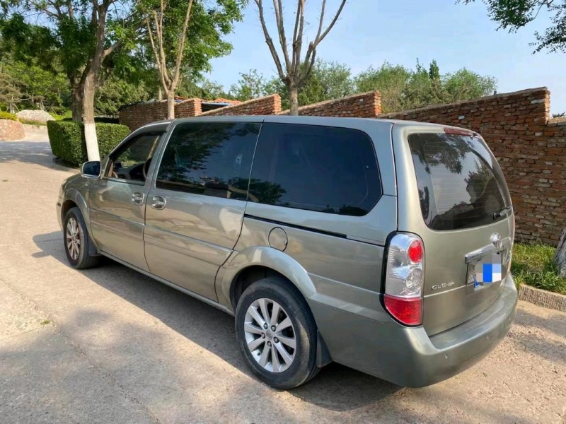 青岛11年别克GL82