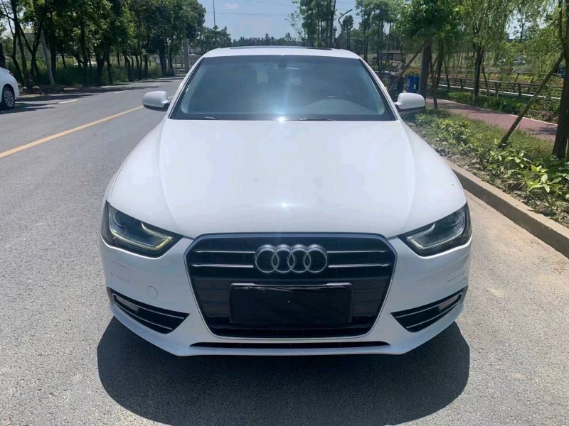 成都13年奧迪A4L1