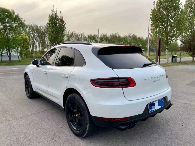 東營15年保時捷Macan4