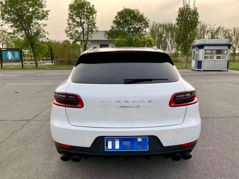 東營15年保時捷Macan5