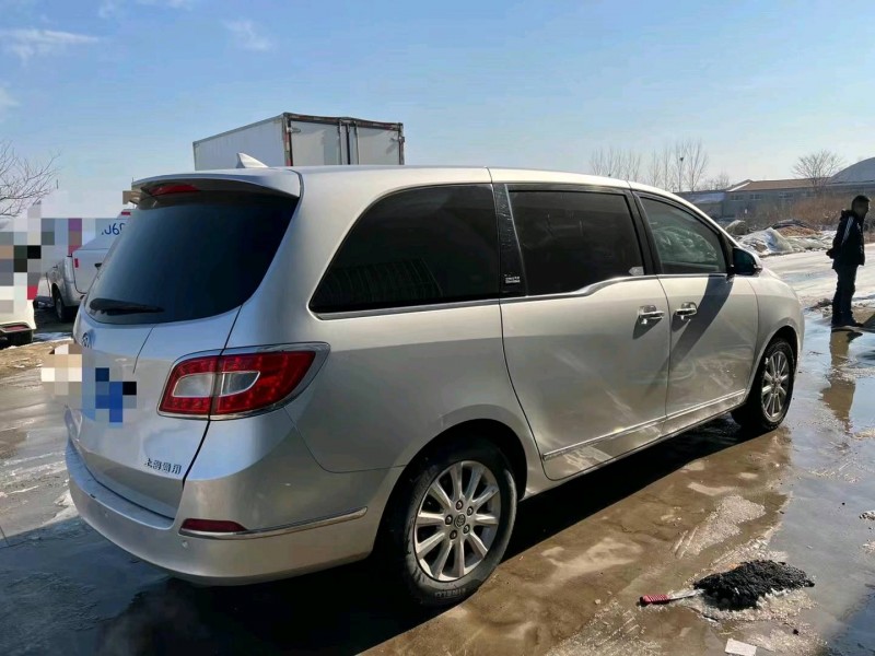 青岛12年别克GL86