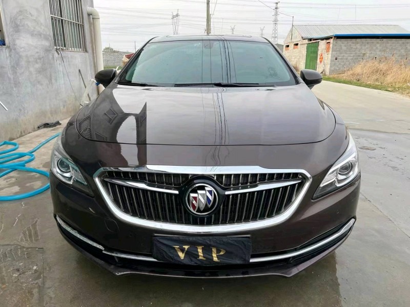 青岛17年别克君越1