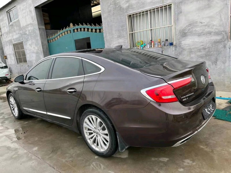 青岛17年别克君越2