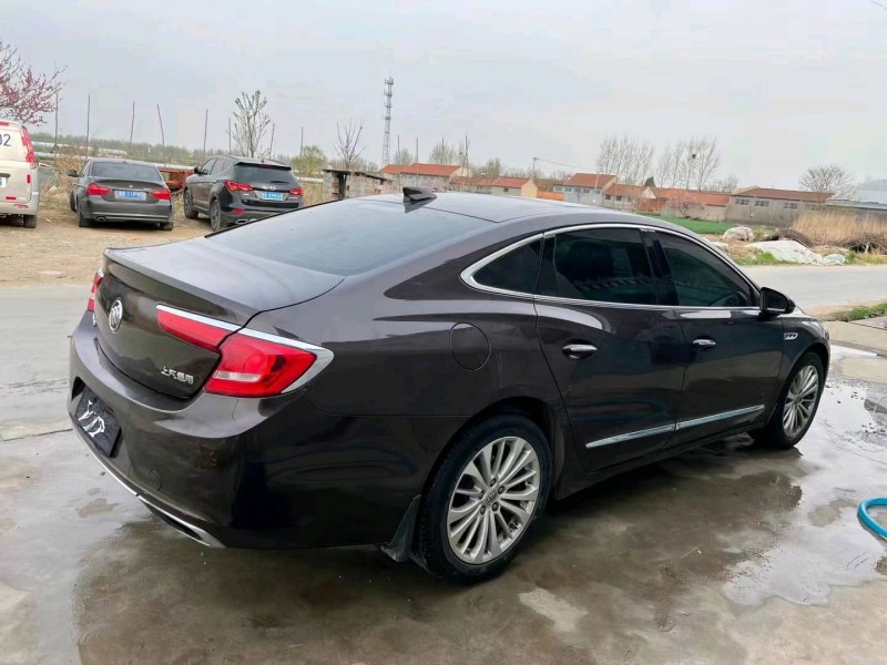 青岛17年别克君越6