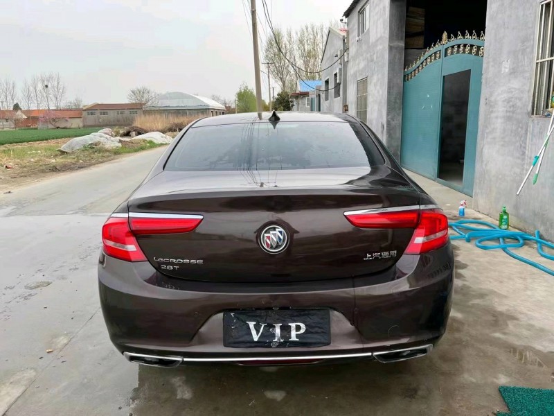 青岛17年别克君越5