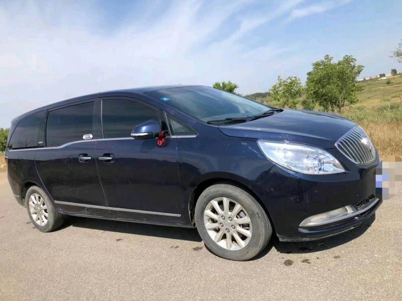 青岛11年别克GL82