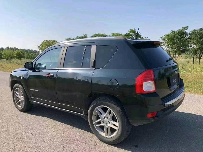 青島13年Jeep指南者4