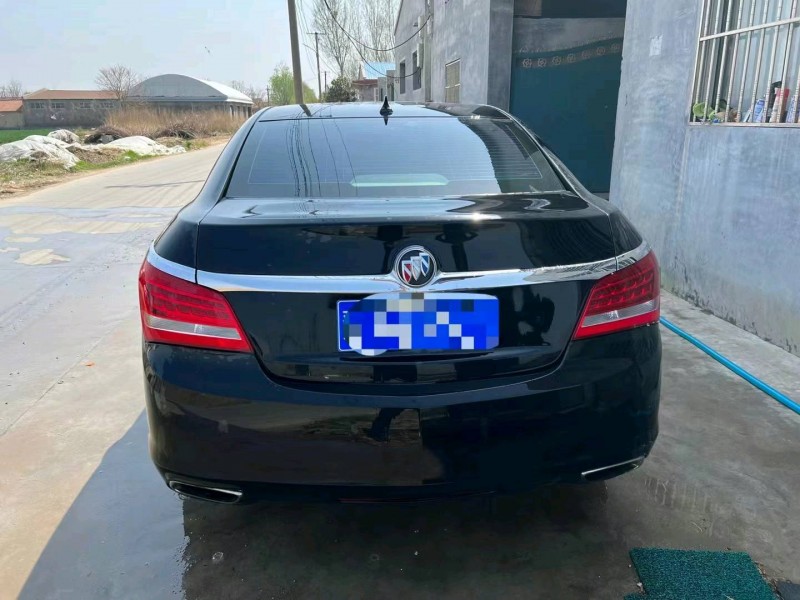 青岛15年别克君越5