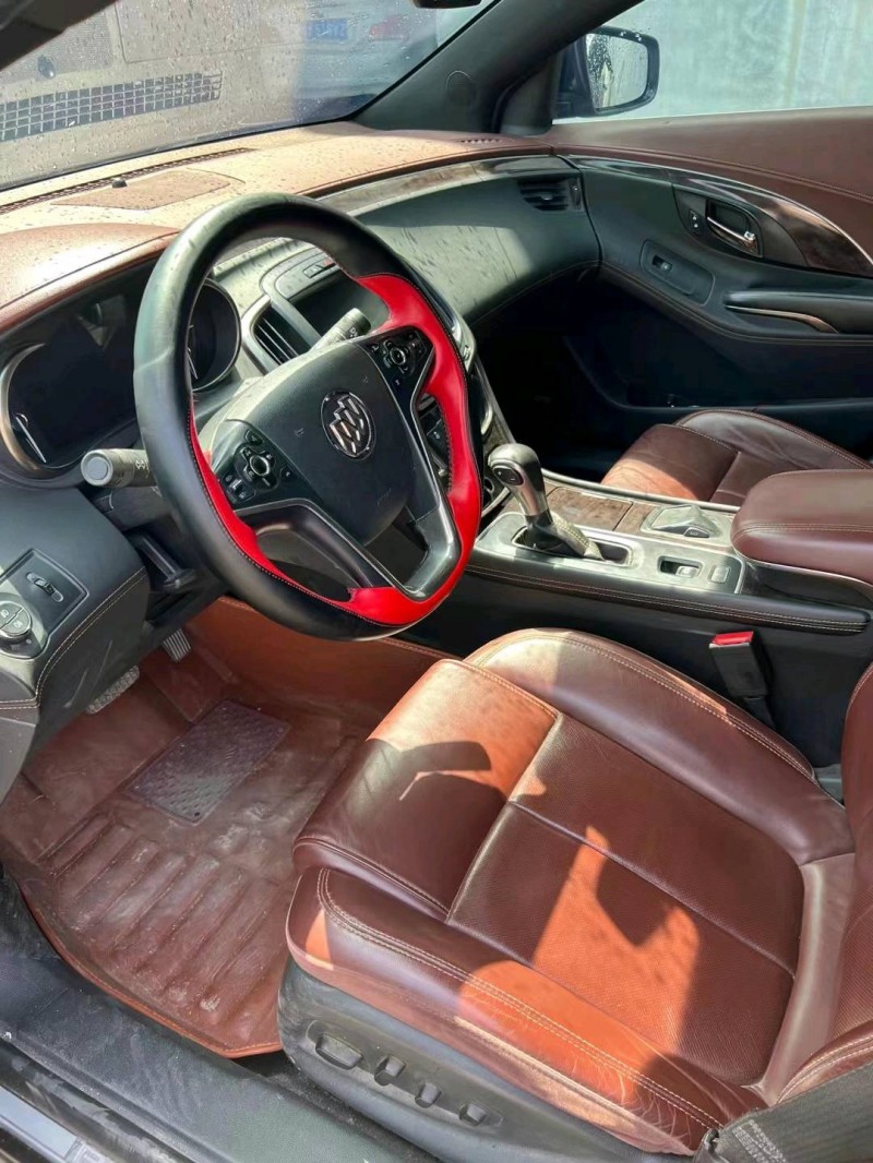 青岛15年别克君越8