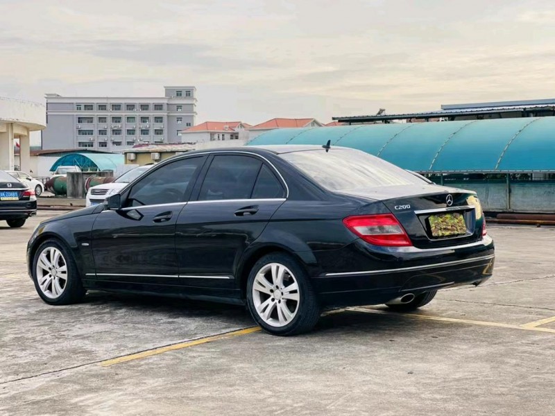 东莞11年奔驰C8