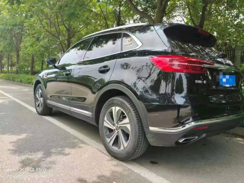 青岛20年红旗HS55