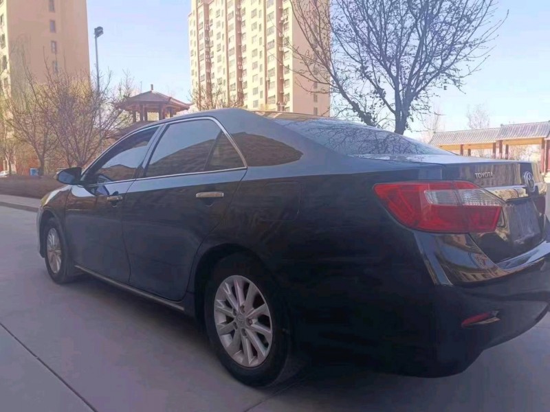 青岛14年丰田凯美瑞2