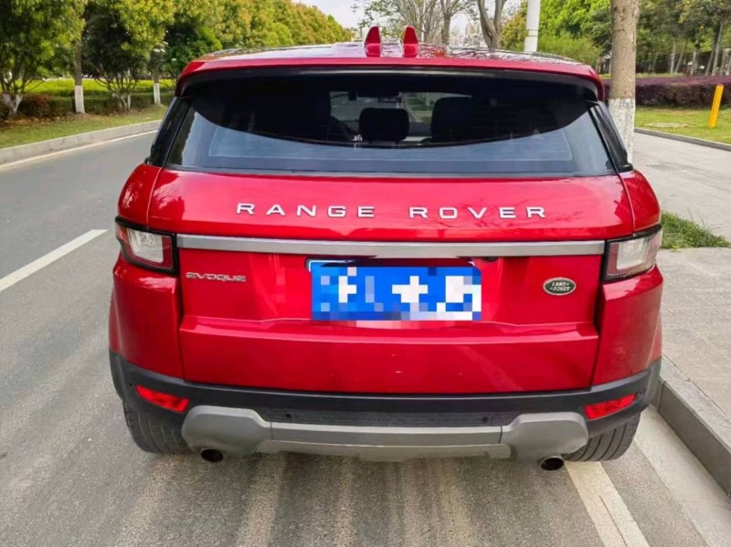 北京17年路虎极光2