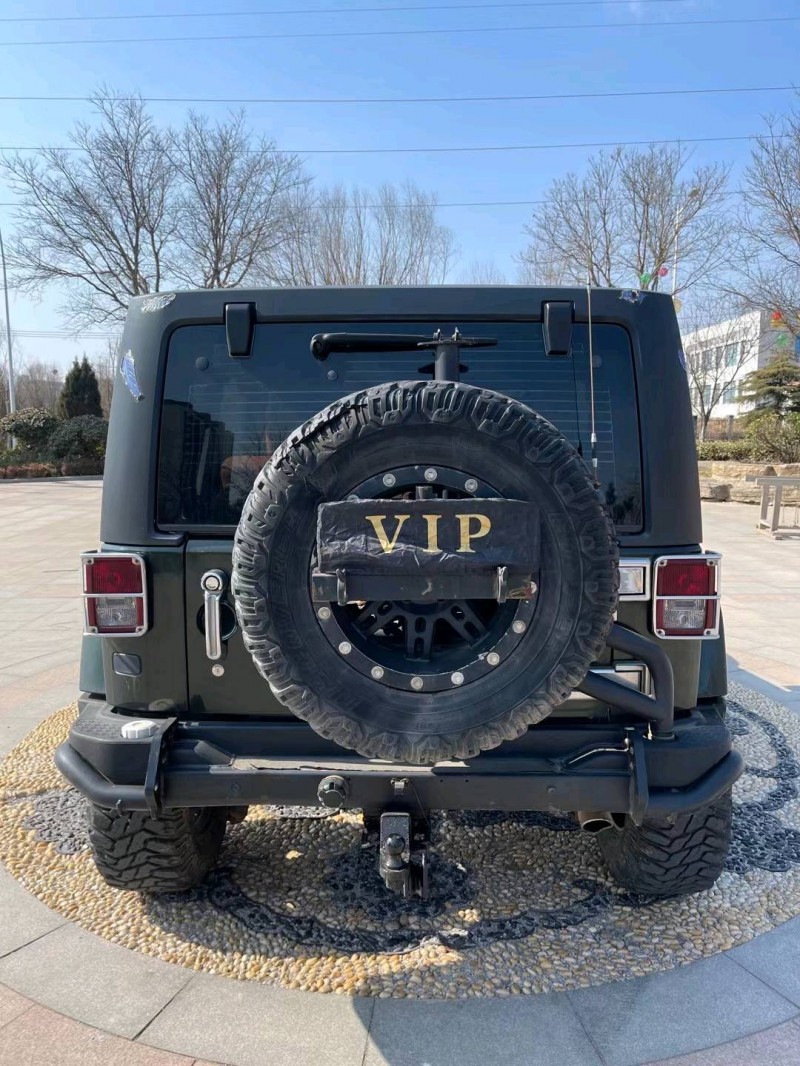 青島11年Jeep牧馬人8