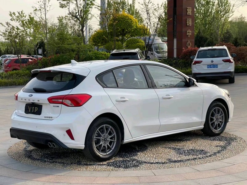 青岛21年福特福克斯2
