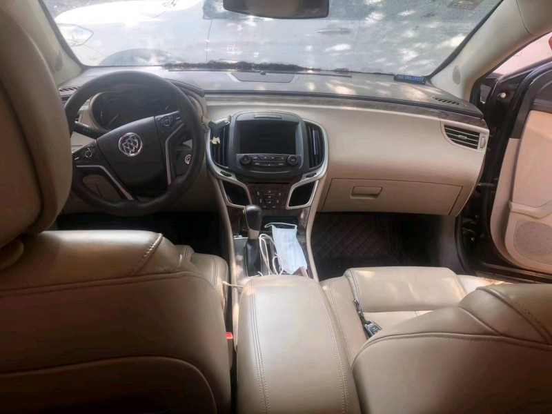 青岛14年别克君越8