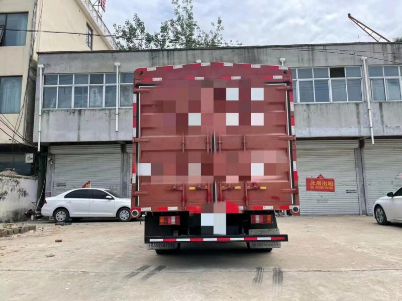 徐州21年卡車系列重汽豪沃8