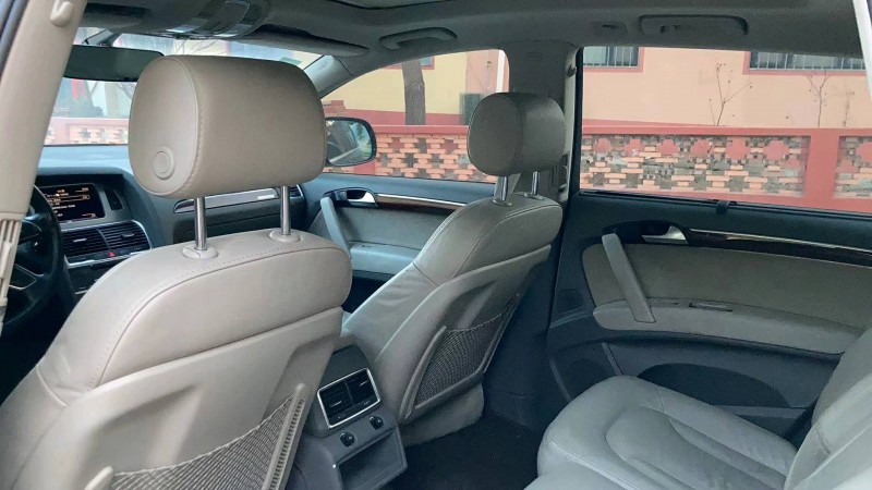 青岛12年奥迪Q75