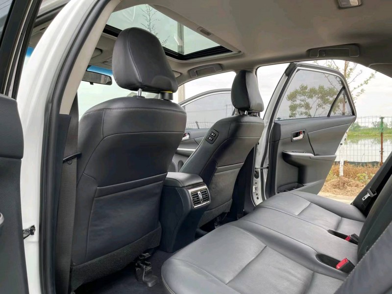 徐州17年丰田凯美瑞5