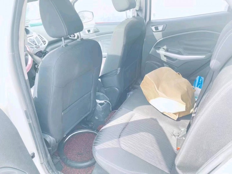 青岛13年福特翼搏6