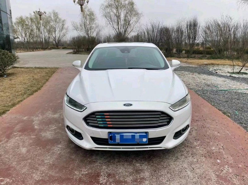 青岛16年福特蒙迪欧1