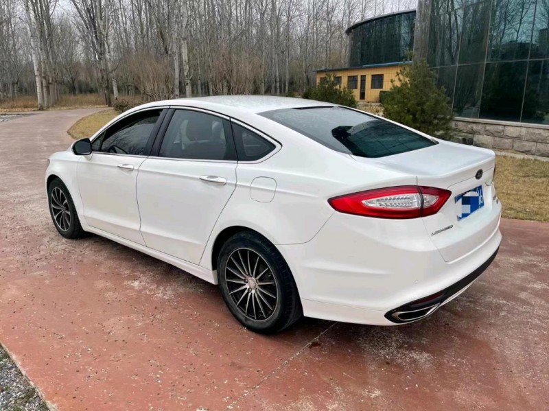 青岛16年福特蒙迪欧9