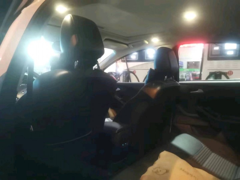 麗江16年福特福克斯5
