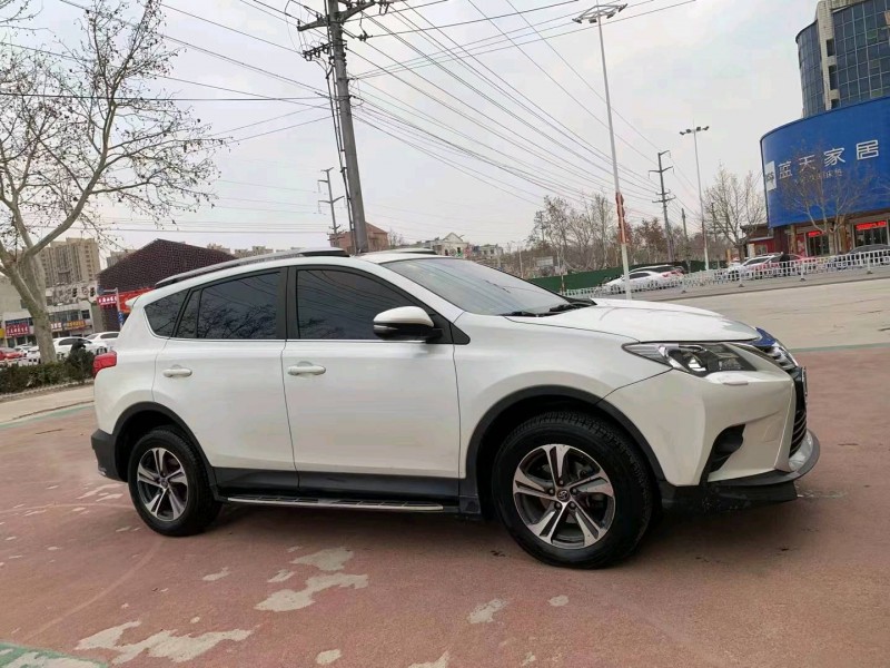 青岛16年丰田RAV4荣放5