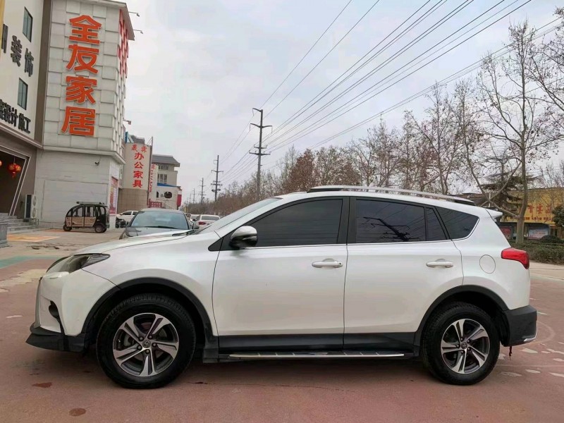 青岛16年丰田RAV4荣放4