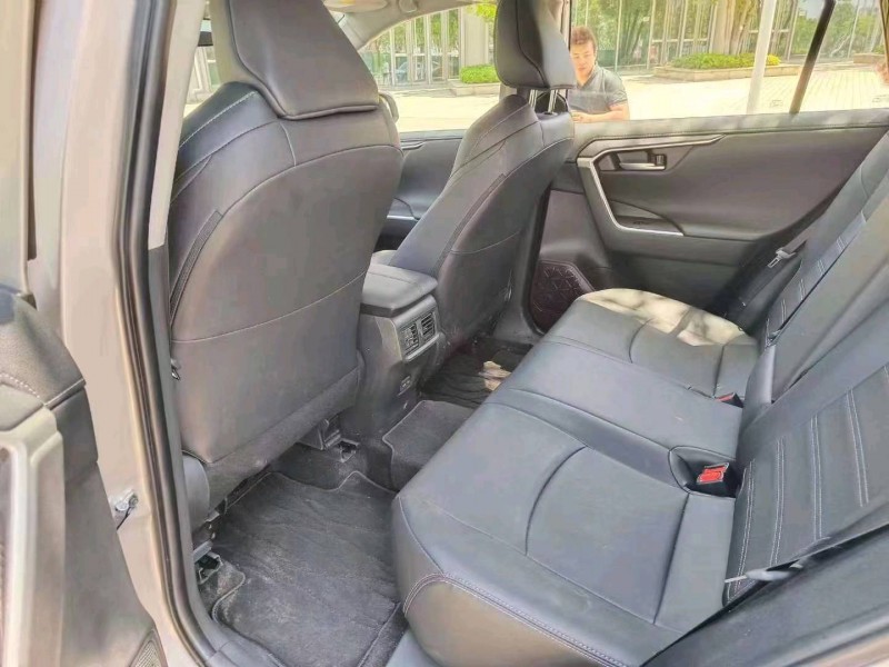 北京22年丰田威兰达4