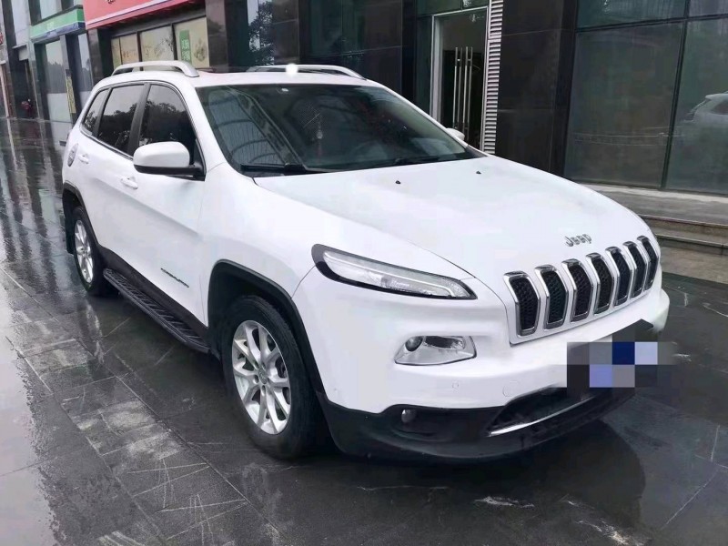 景德鎮16年Jeep自由光6