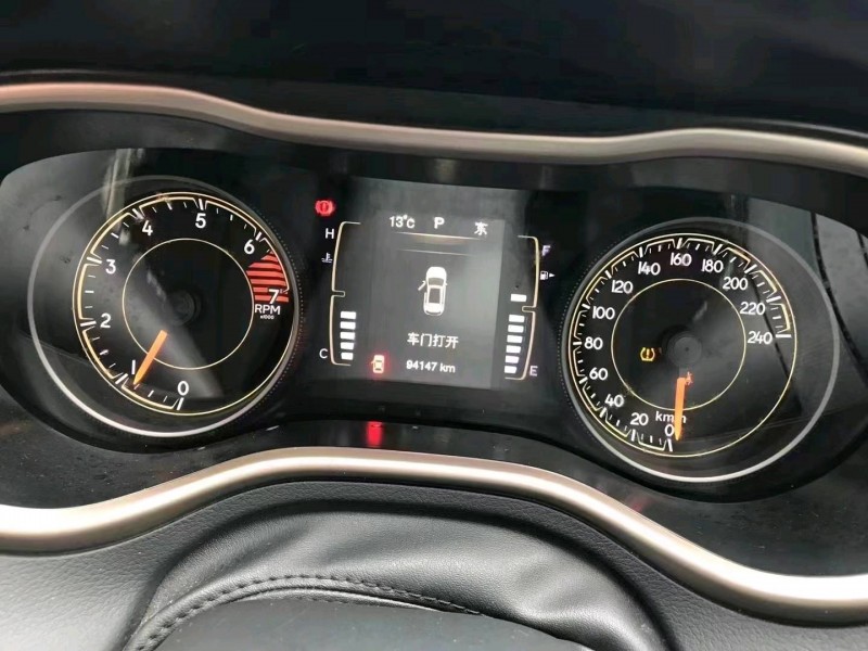 景德鎮16年Jeep自由光4