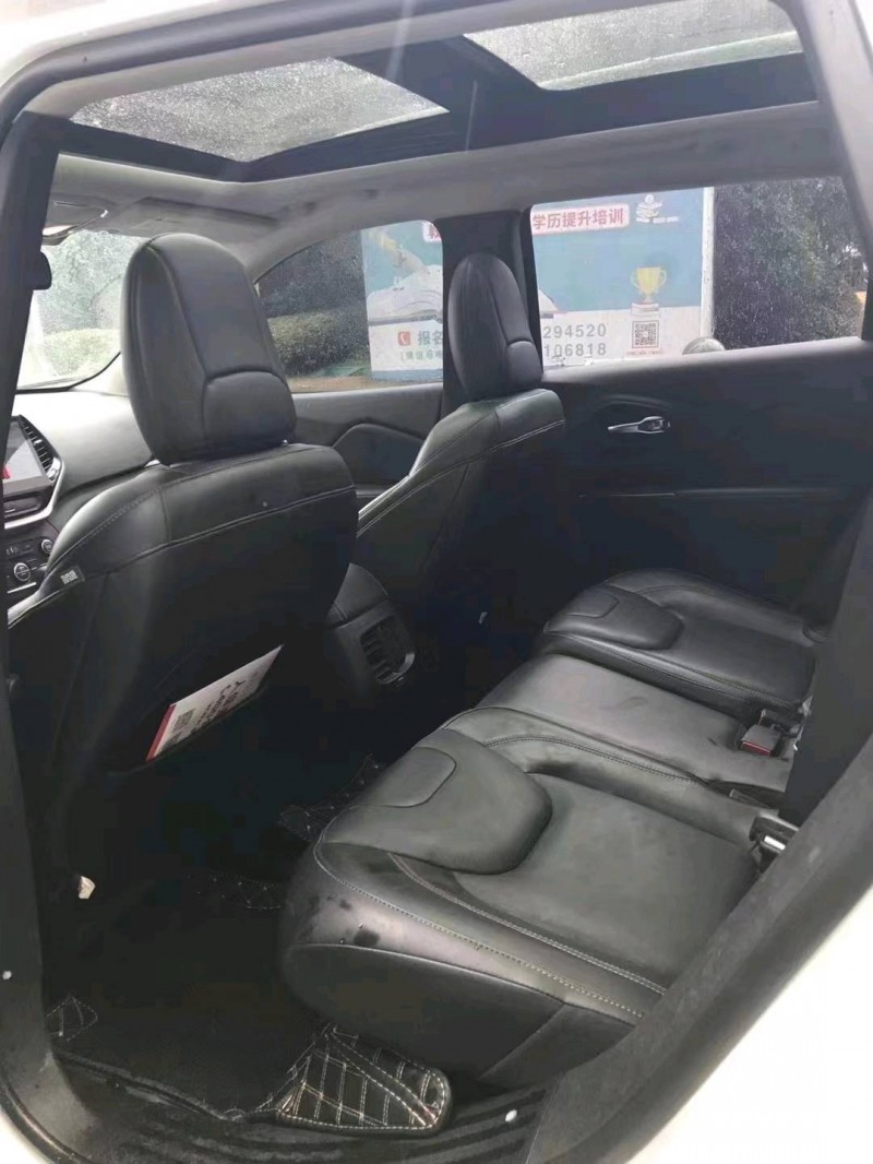 景德鎮16年Jeep自由光2