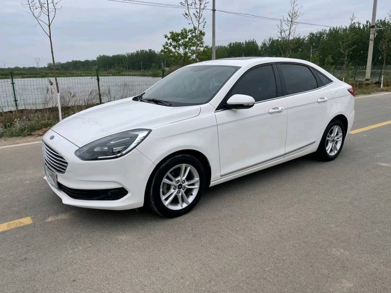 徐州19年福特福睿斯3