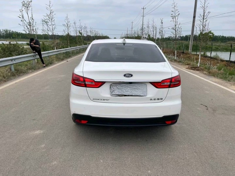 徐州19年福特福睿斯9