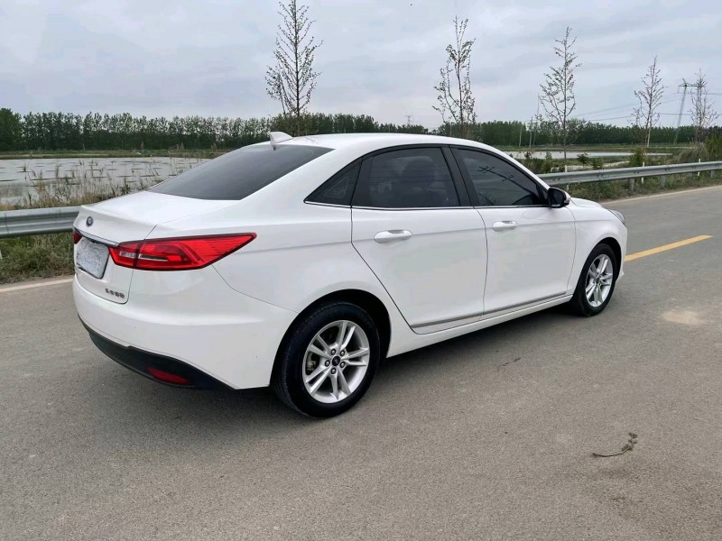 徐州19年福特福睿斯4