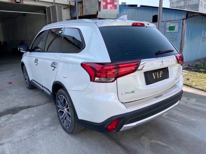 广州18年三菱欧蓝德1