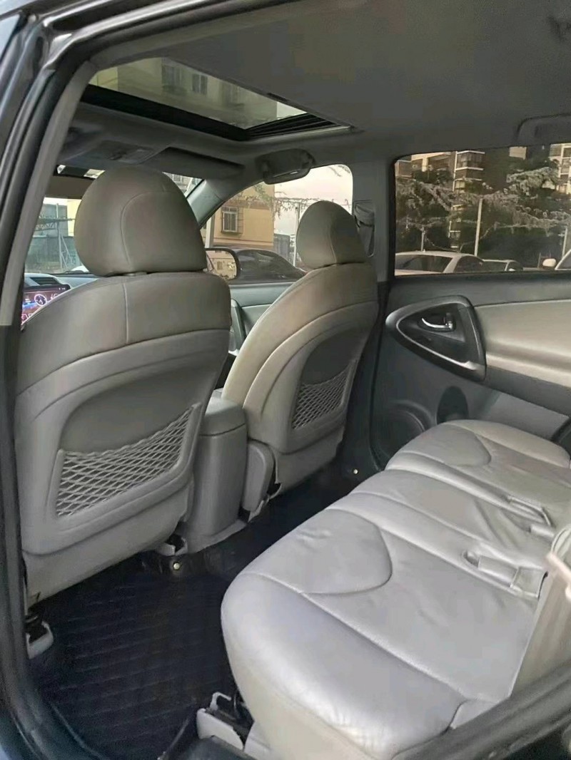 防城港11年豐田RAV4榮放3