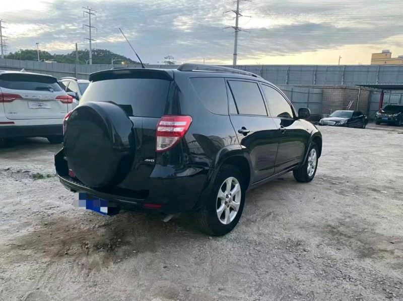 防城港11年豐田RAV4榮放8