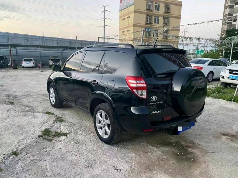防城港11年豐田RAV4榮放9