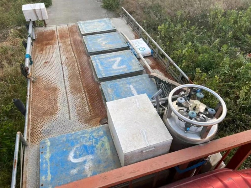 鹽城20年卡車系列重汽豪沃4