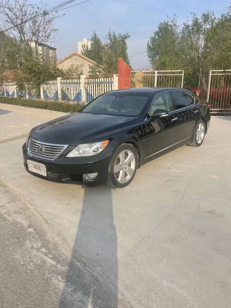北京12年雷克萨斯LS8