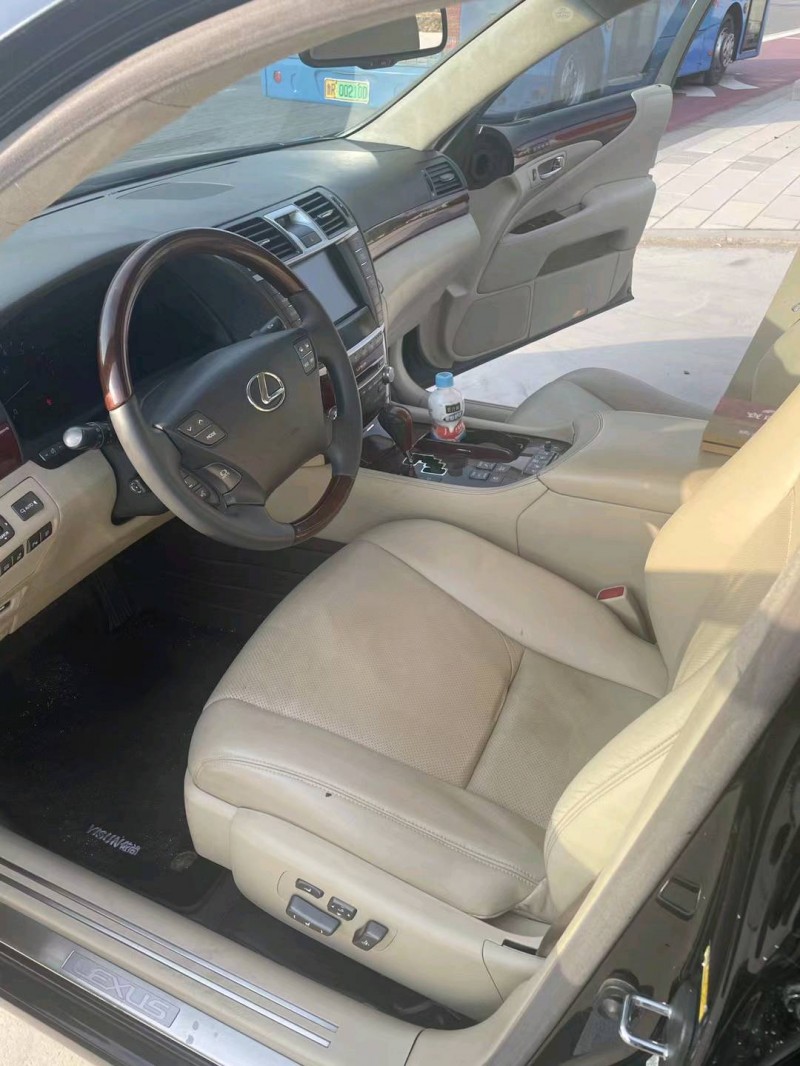北京12年雷克萨斯LS5