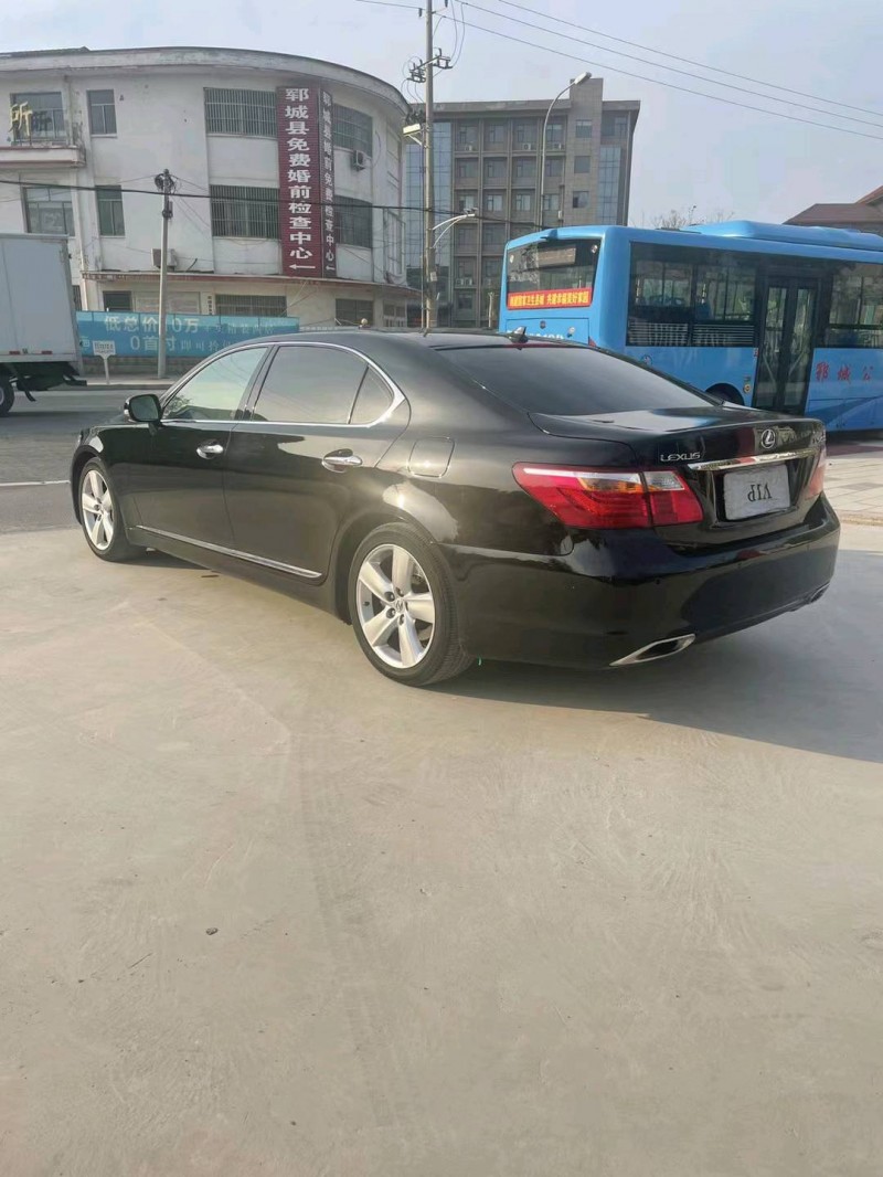 北京12年雷克萨斯LS9