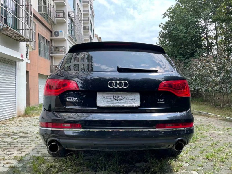 青岛12年奥迪Q74