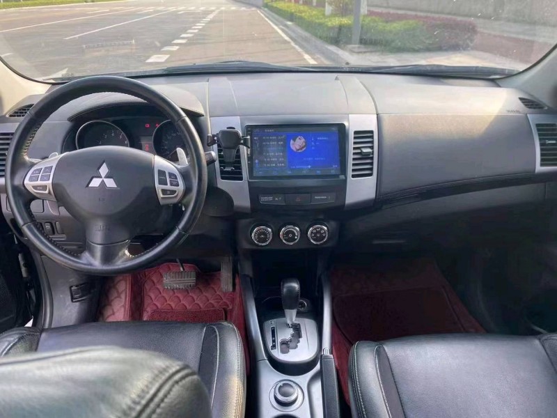 北京12年三菱欧蓝德4