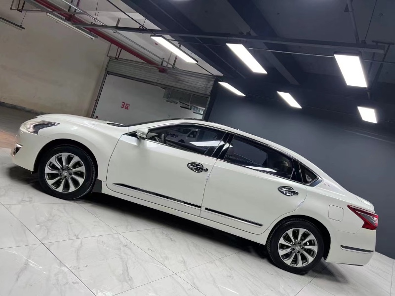 成都15年日產天籟8