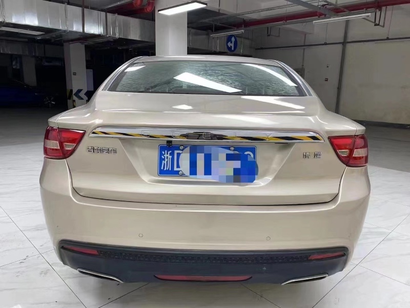 成都16年吉利博瑞8