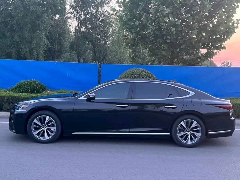 北京18年雷克萨斯LS8