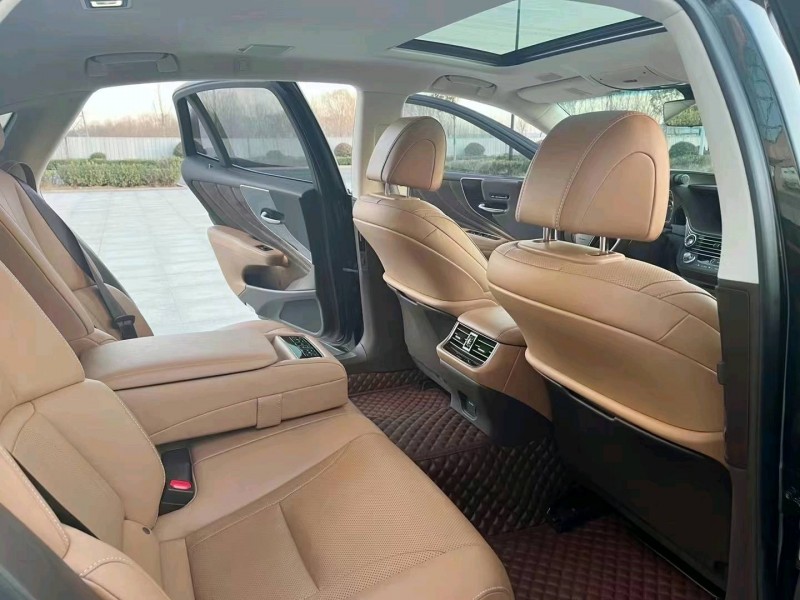 北京18年雷克萨斯LS4